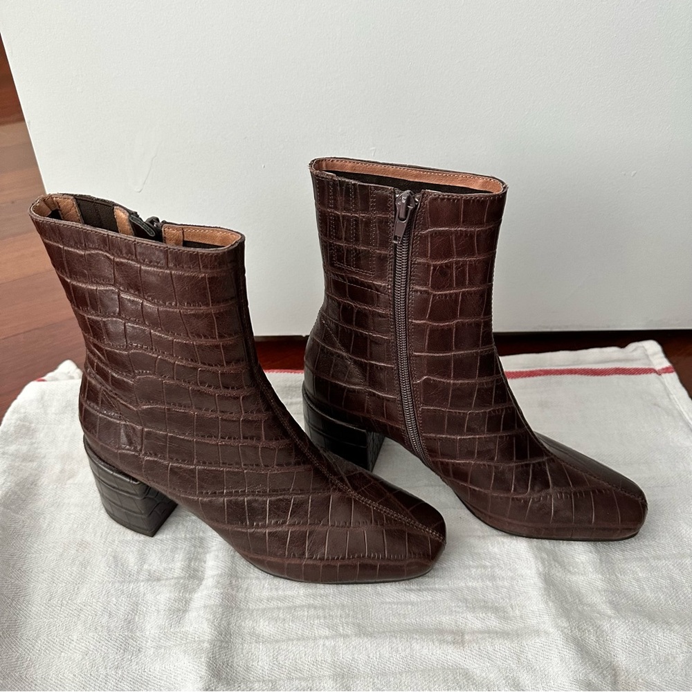 Jeffrey Campbell brown square toe ankle boots NWT